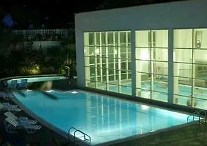 尼科泰尔比谢列酒店 酒店 比谢列